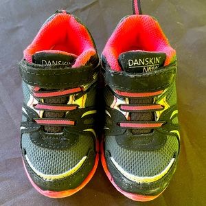 Danskin Now, Black & Pink, Sneakers, Size 7